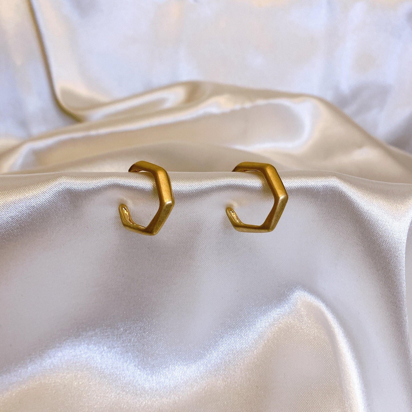 Gonia hoop earrings - babysaint