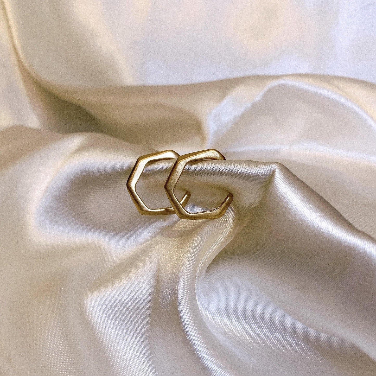 Gonia hoop earrings - babysaint